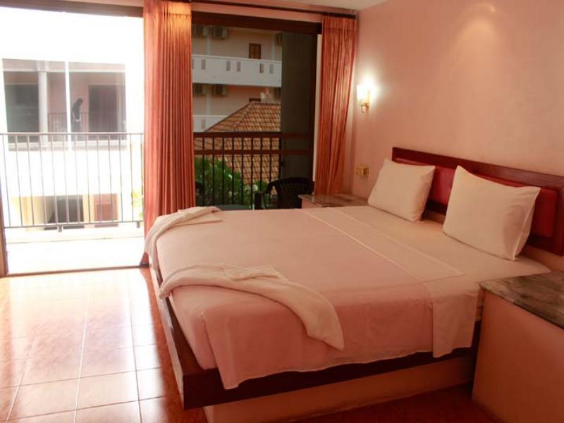 Sp House Phuket Hotel Praia de Kata Exterior foto